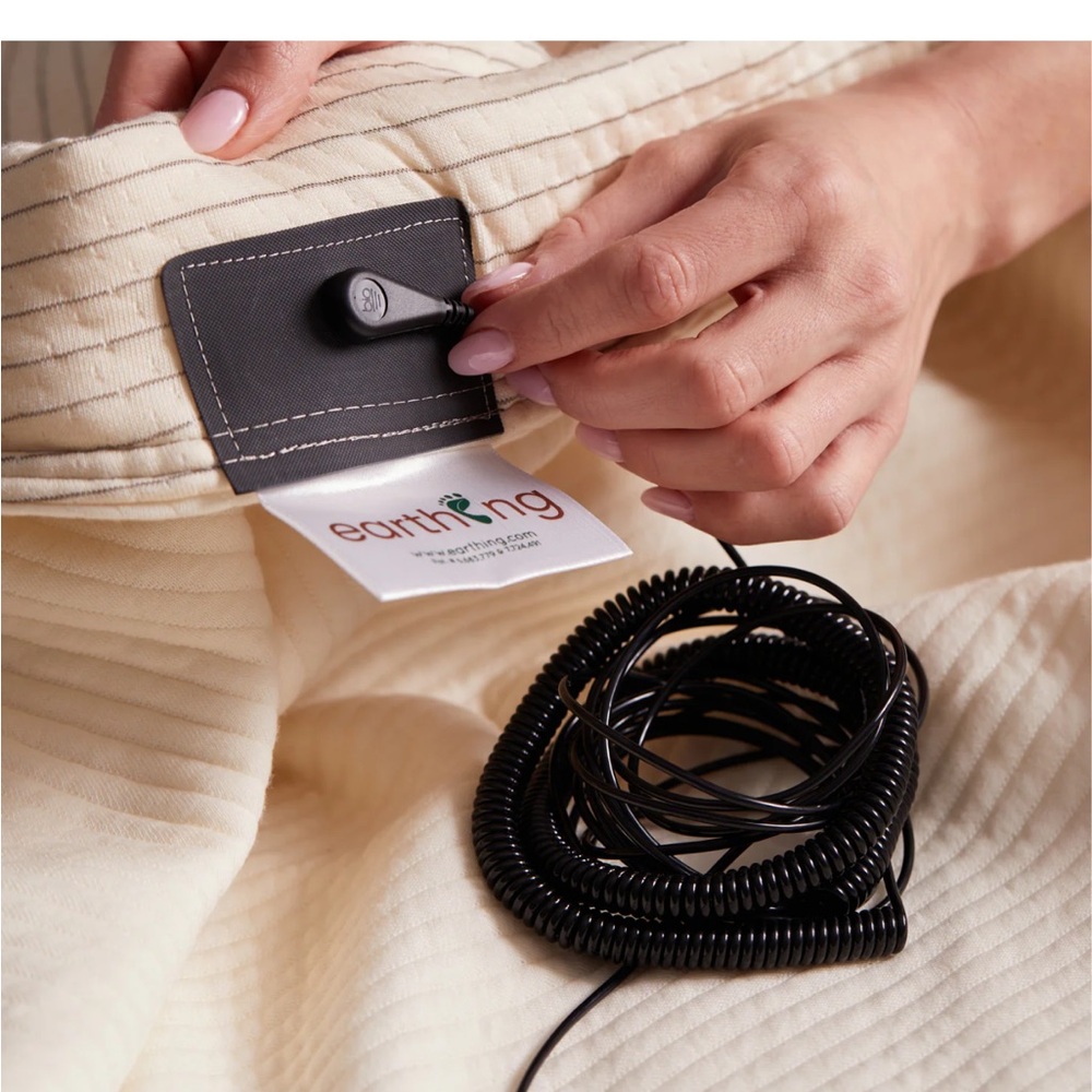 EARTHING • Grounding Throw NWT 44” x 68”
